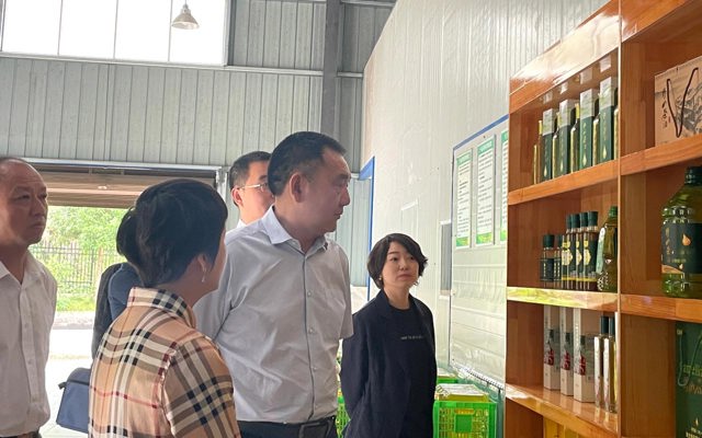 2021年6月1日州糧食局鄧主任一行來(lái)廠(chǎng)視察